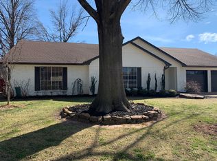 1005 W Roanoke St, Broken Arrow, OK 74011