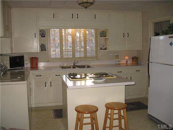 4th image of 808 N Orange Ave