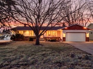 431 Skillman Ave E, Maplewood, MN 55117