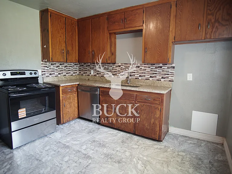 6706 SE 15th St — Photo 3