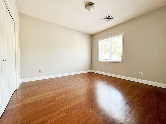 5th image of 412 Washington St APT 205