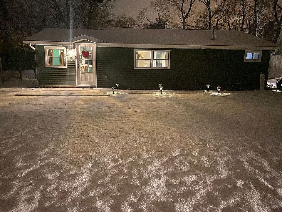 2nd image of 24 Willow St