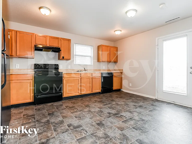 8624 Hosta Way — Photo 7
