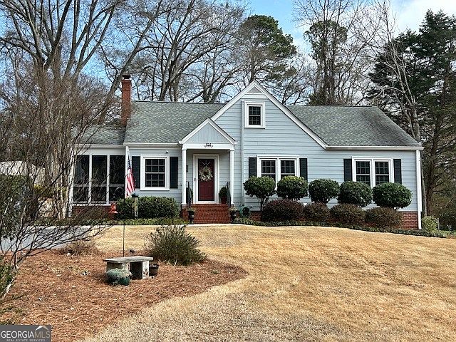 1st image of 824 Woodland Dr