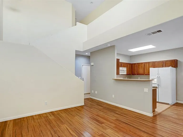 10500 Nordic Cliff Ave — Photo 15