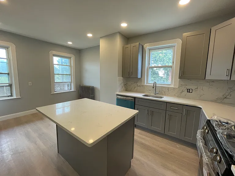 44 Ashley St #2 — Photo 7