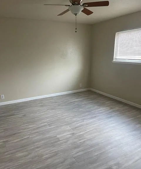 2281 Notre Dame Blvd — Photo 10