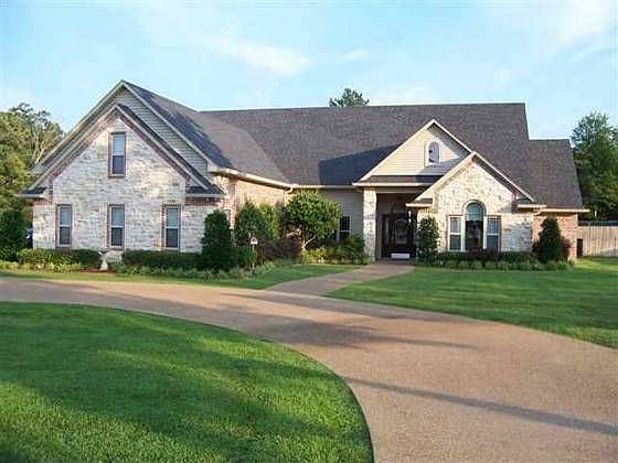 1st image of 1912 Eastwood Dr
