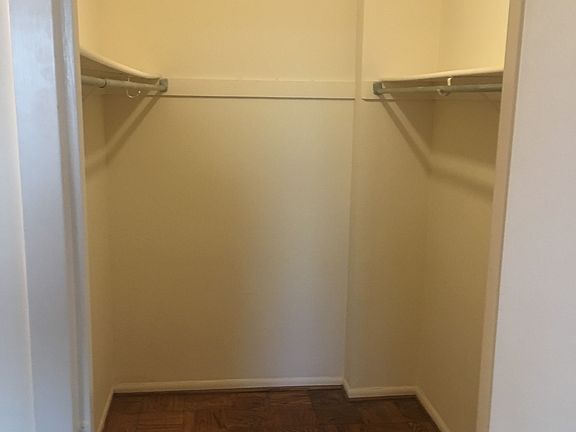 4th image of 2059 Huntington Ave APT 1211