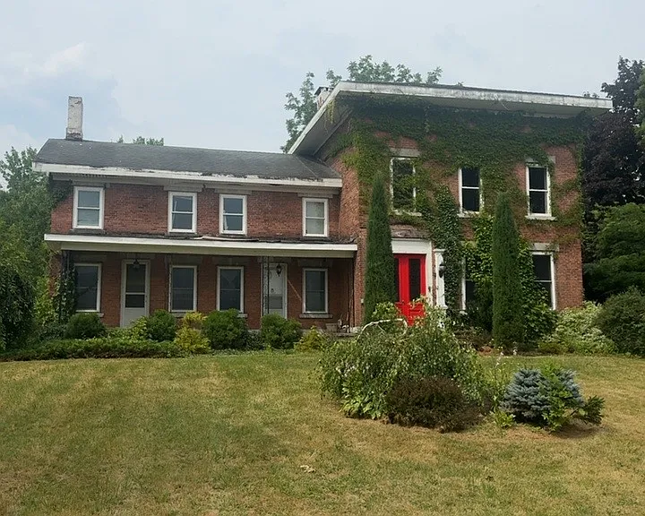 8481 Morgan Rd — Photo 1