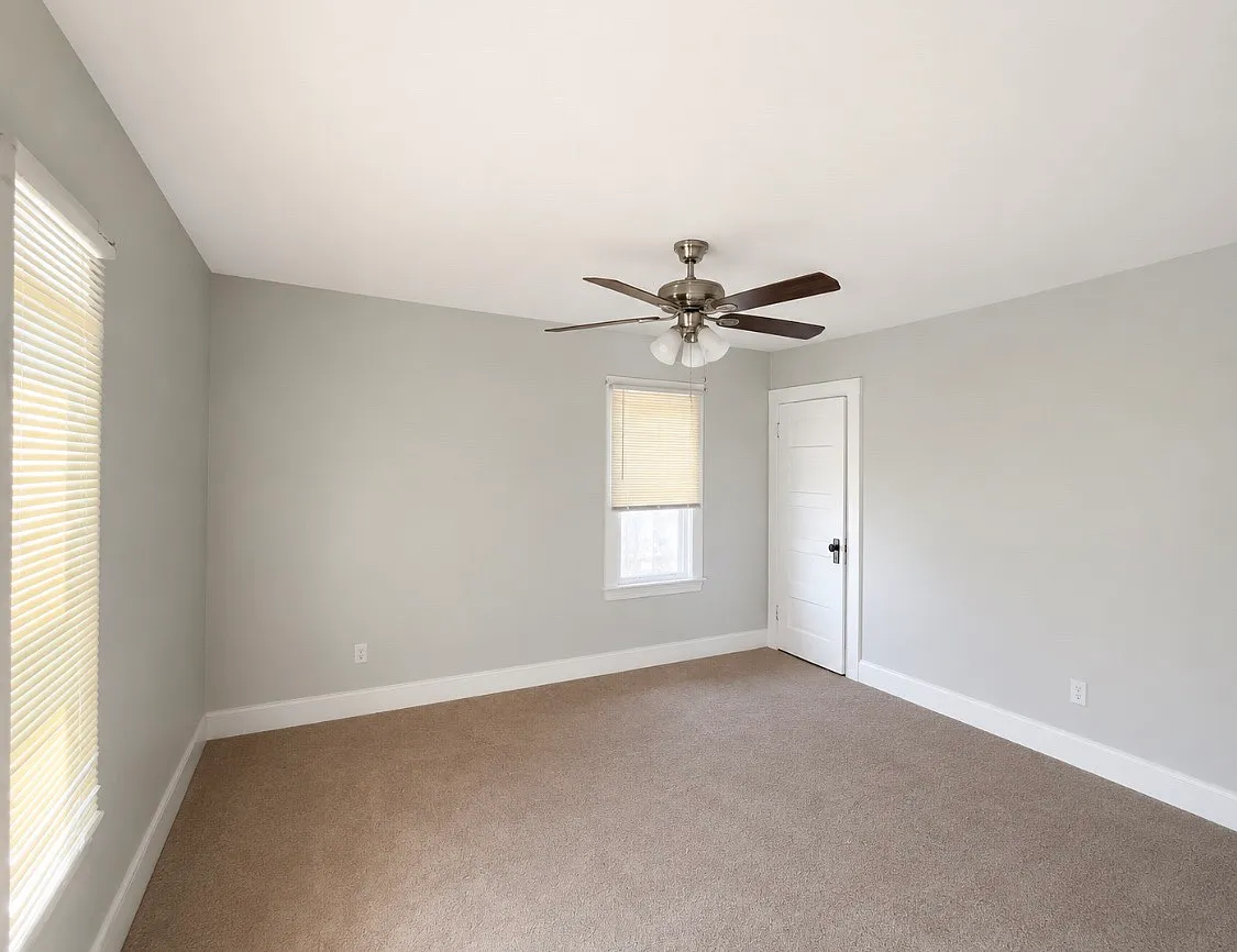 219 Lancaster St — Photo 4