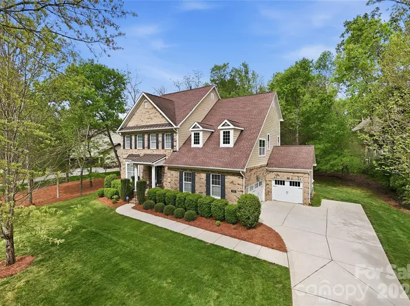 11521 Egrets Point Dr, Charlotte, NC 28278