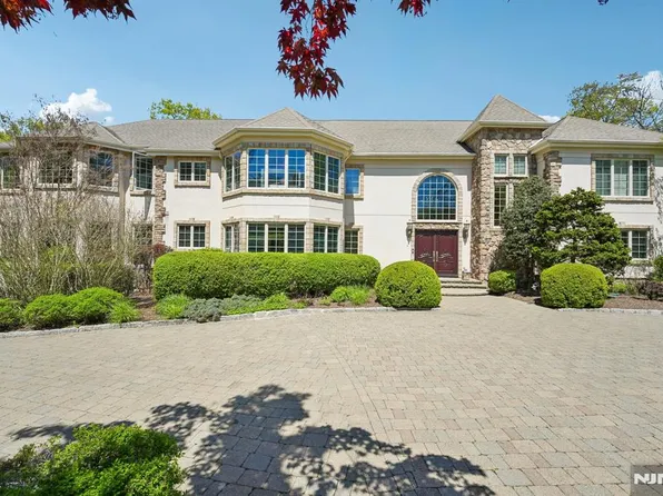 554 Hampton Hill Rd, Franklin Lakes, NJ 07417