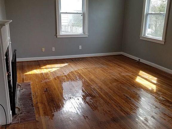 2nd image of 2147 Island Home Ave