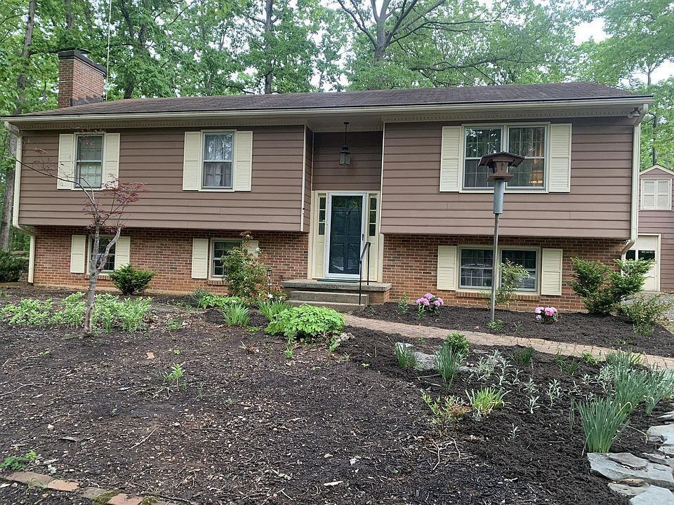 1st image of 141 Mechunk Creek Dr