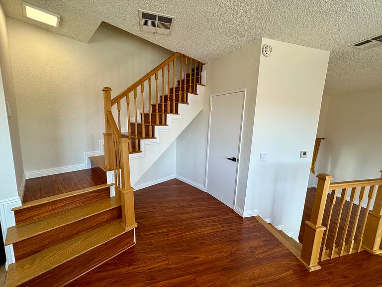 1523 E Windsor Rd #105B — Photo 11
