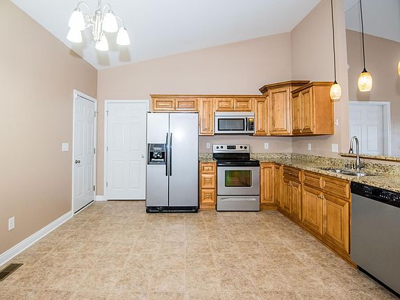 3rd image of 430 Cabernet Dr