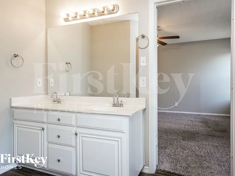 8128 Modesto Dr — Photo 9