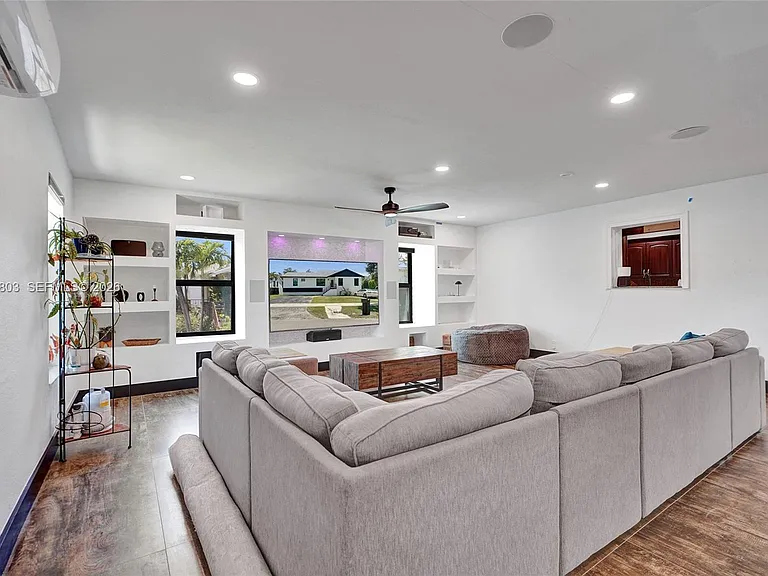9750 SW 211th St — Photo 7