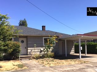 818 S 1st St, Cottage Grove, OR 97424