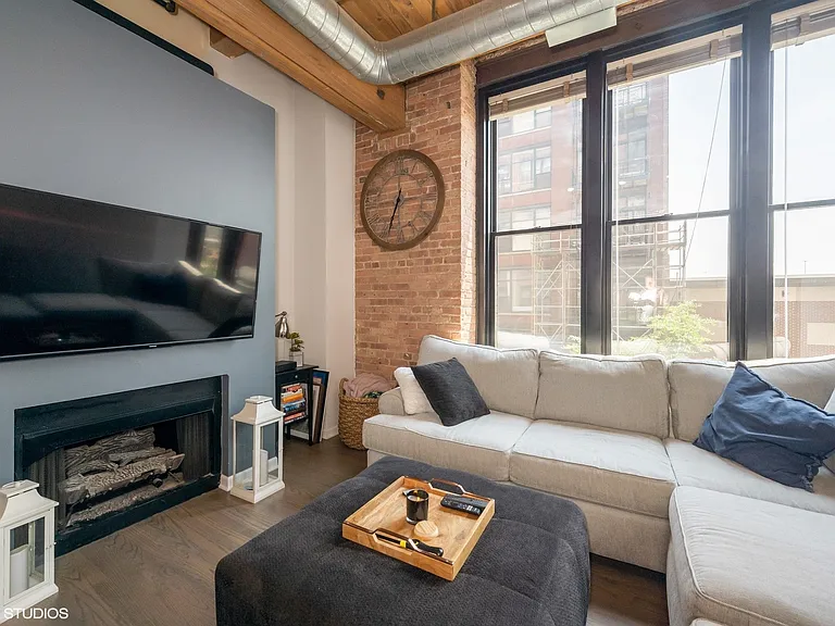 728 W Jackson Blvd #217 — Photo 4