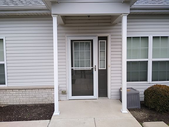 2nd image of 920 Yorktown St