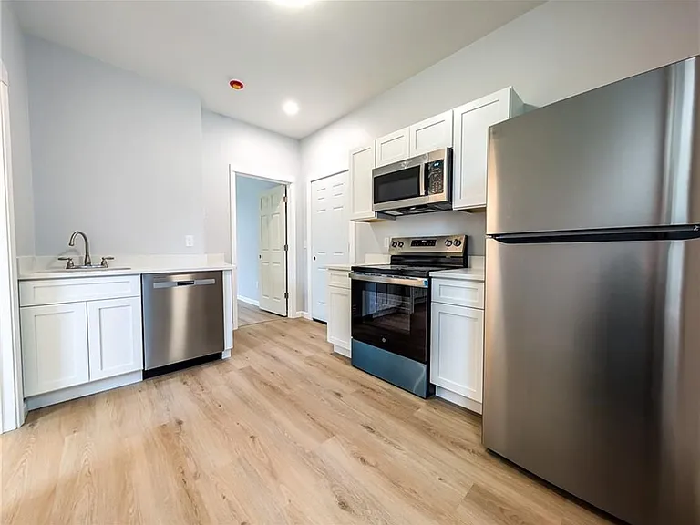 99 Walnut St #1B — Photo 5