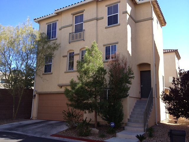 1st image of 1238 Little Boy Blue Ave