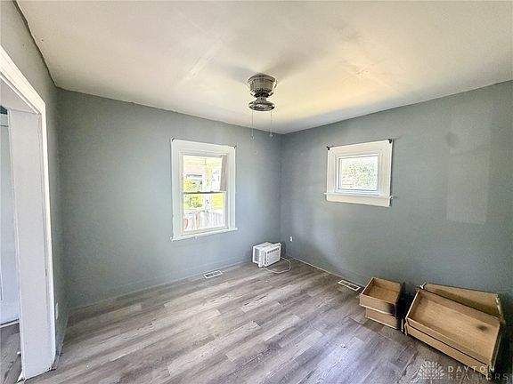 5th image of 816 Dennison Ave
