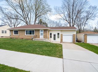 1417 62nd St, Des Moines, IA 50311