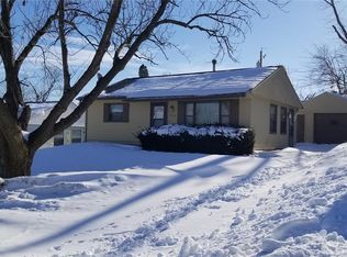 1703 12th Ave SW, Cedar Rapids, IA 52404