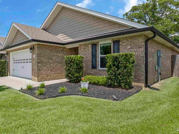 7494 Oak Lake Blvd, Pensacola, FL 32526