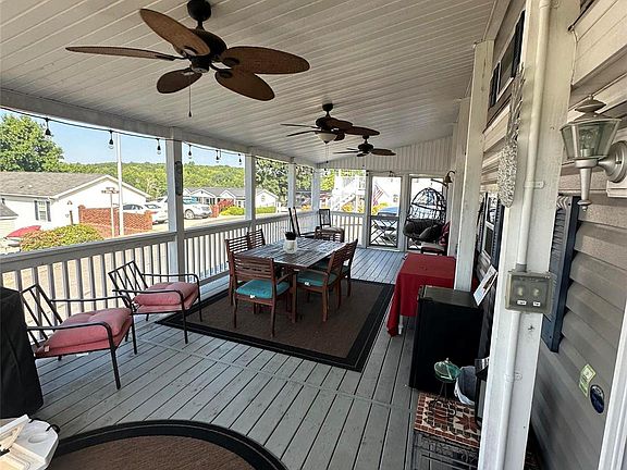 5th image of 195 Grand View Dr