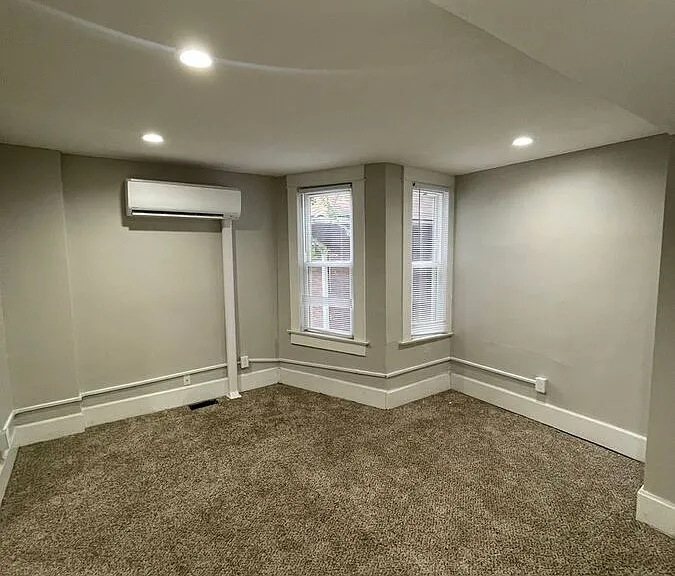 2468.5 Summit St #B — Photo 2