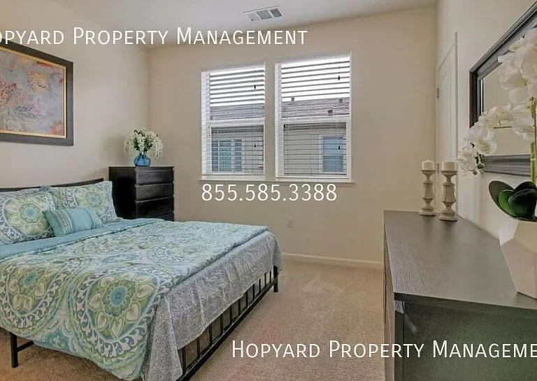 215 Siderno Ct — Photo 9