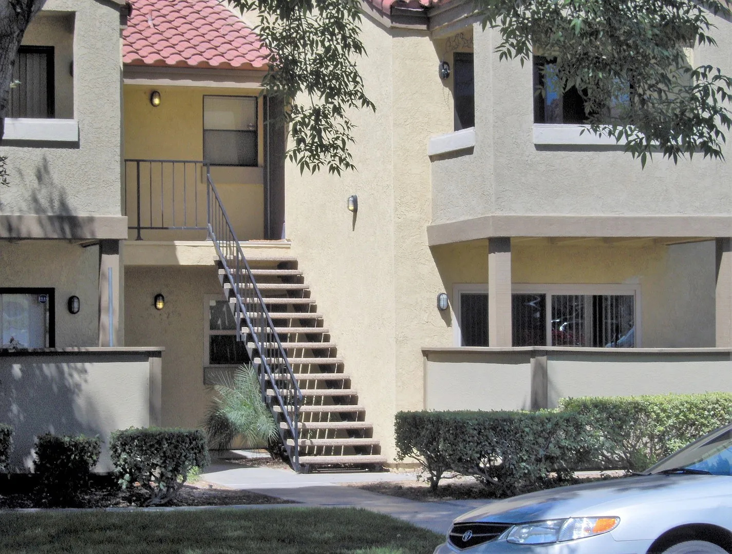 "2 Bedroom Condo Near UCR | 1114 Blaine St #101 Riverside". — Photo 1