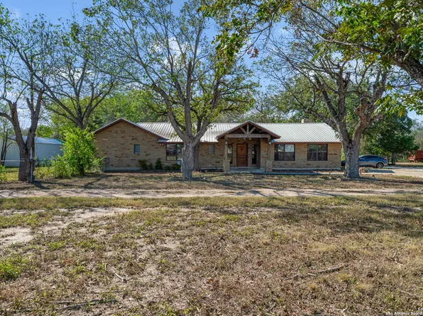 15326 Gross Lane, LaCoste, TX 78039