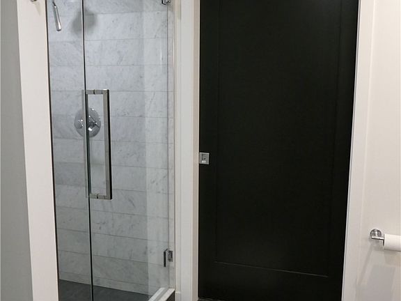 5th image of 1321 Seneca Street #1505