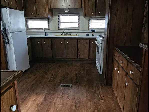 905 W 37th Ave, Hobart, IN