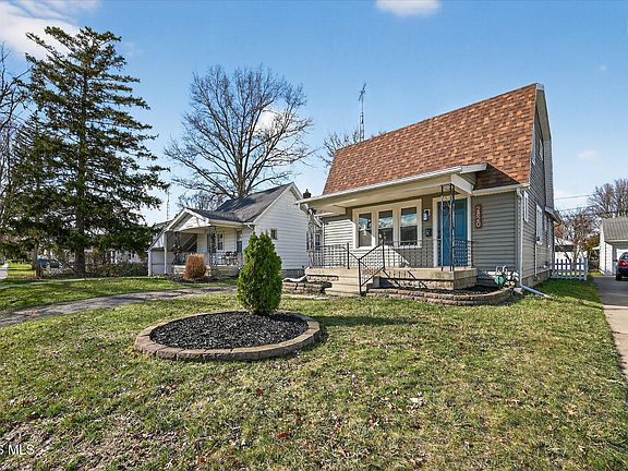 3rd image of 2820 Claredale Rd