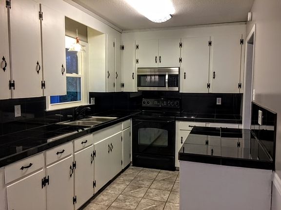 4th image of 115 Turtledove Ln