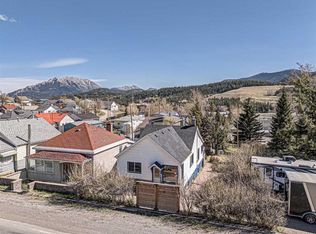 7806 N 20th Ave, Crowsnest Pass, AB T0K 0M0