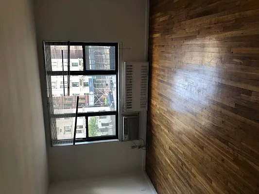 Rented by Eric Goodman Realty Corp | media 25