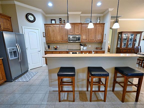 3rd image of 9808 Lakeway Dr