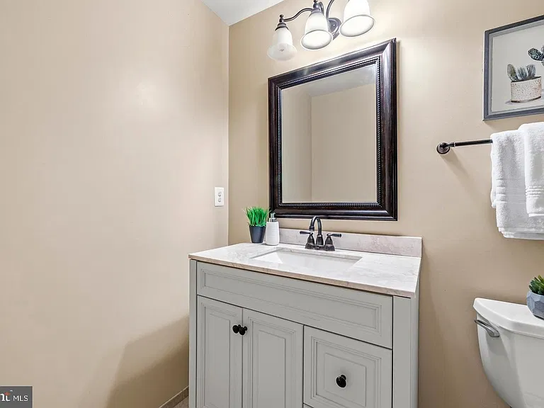 21916 Bellair Ct — Photo 41