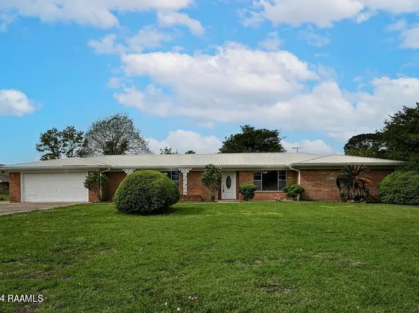 407 Martin Luther King Dr, Jeanerette, LA 70544