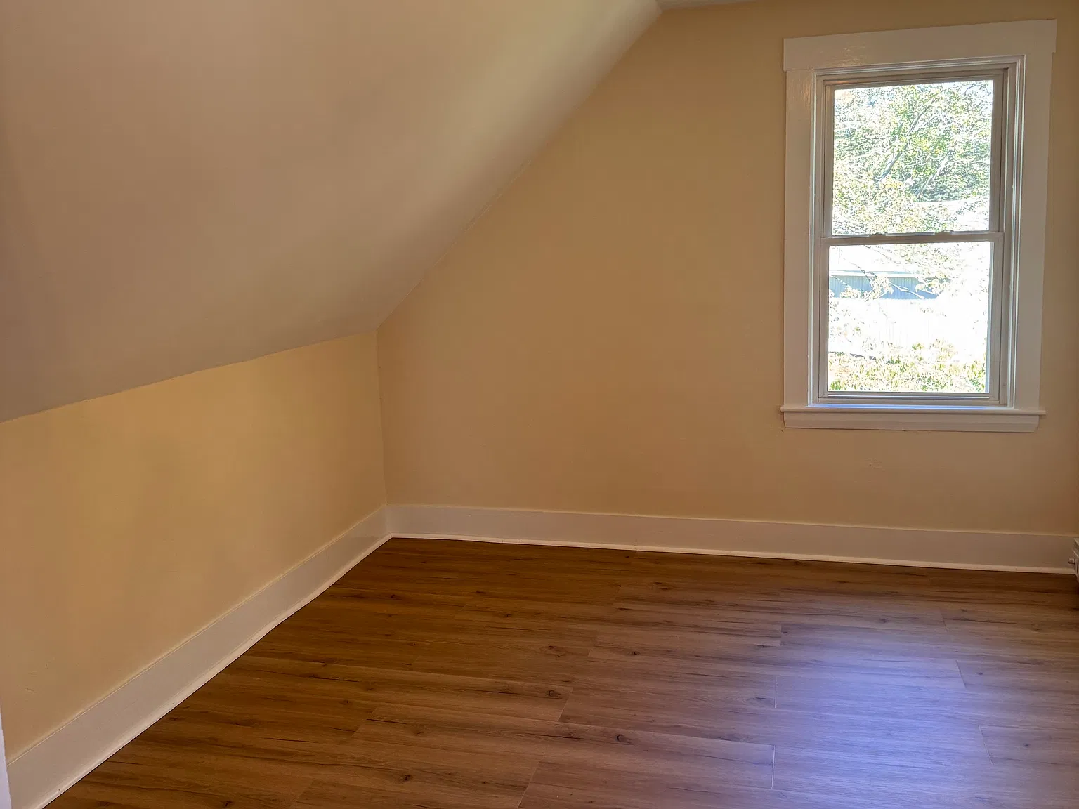 2 bed, 1000 sqft, $2,550 — Photo 3