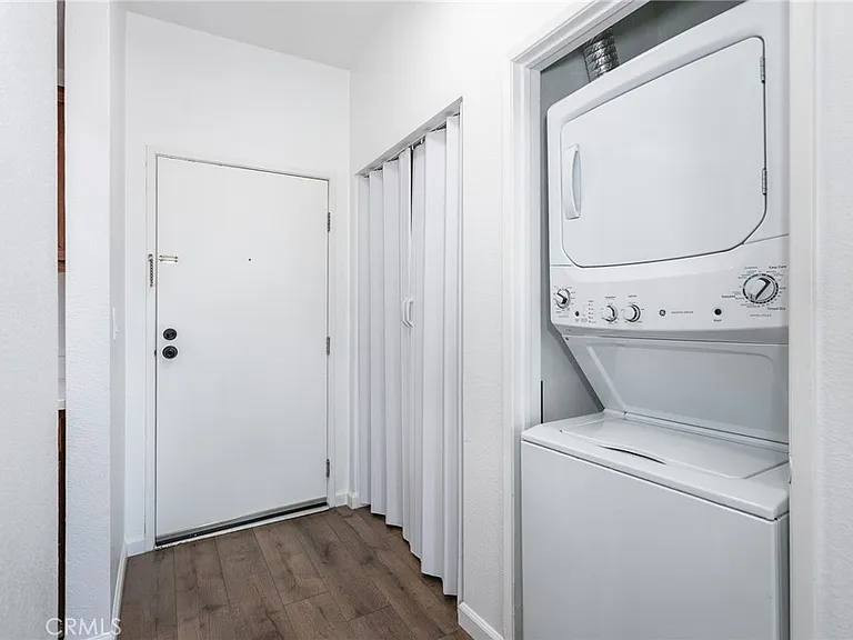 19350 Sherman Way #208 — Photo 7