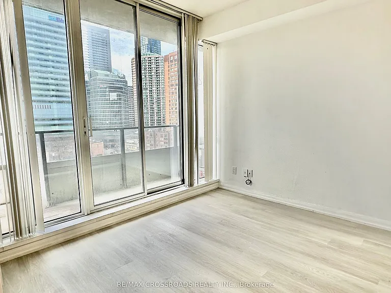 111 Elizabeth St #1530 — Photo 4