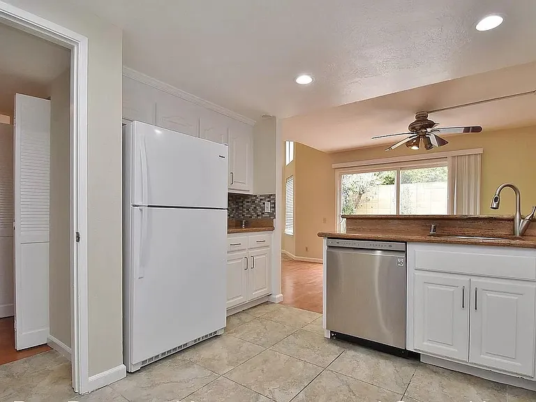 4074 Twin Peaks Ter — Photo 17